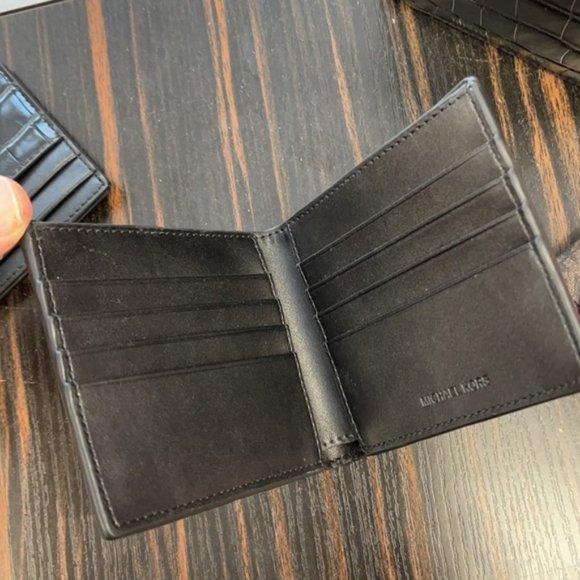 Michael Kors Cooper Billfold Men's Wallet - Picture 3 of 5